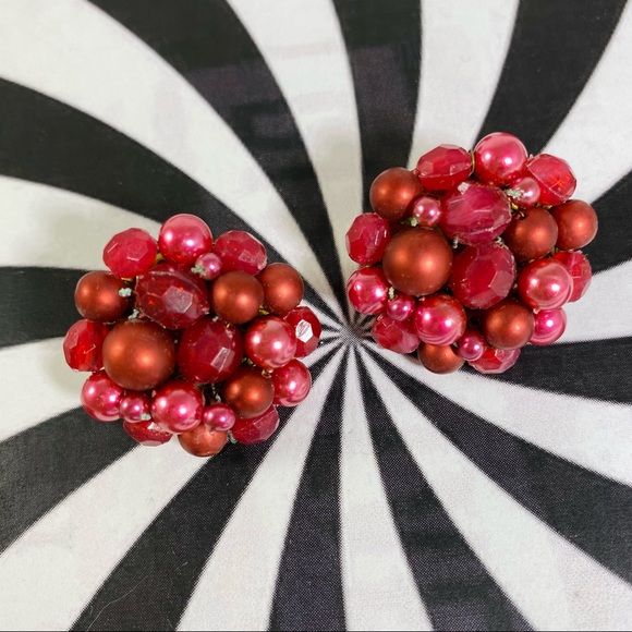 Super cool multi bead cluster clip earrings 1960’s - Picture 3 of 4